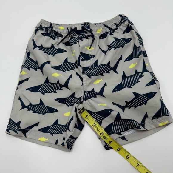 Tea Collection Toddler Boys Shark Print Swim Trunks Shorts 4T Grey Black Yellow - Picture 5 of 7